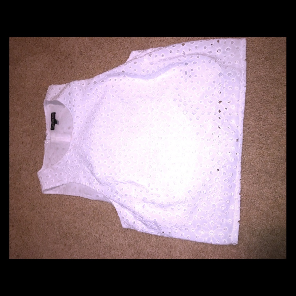 Eyelet top with zipper back